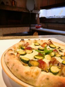 Pizzeria_Scugnizzo_Cuneo_pizza_stagionale_Santa_Cecilia_5